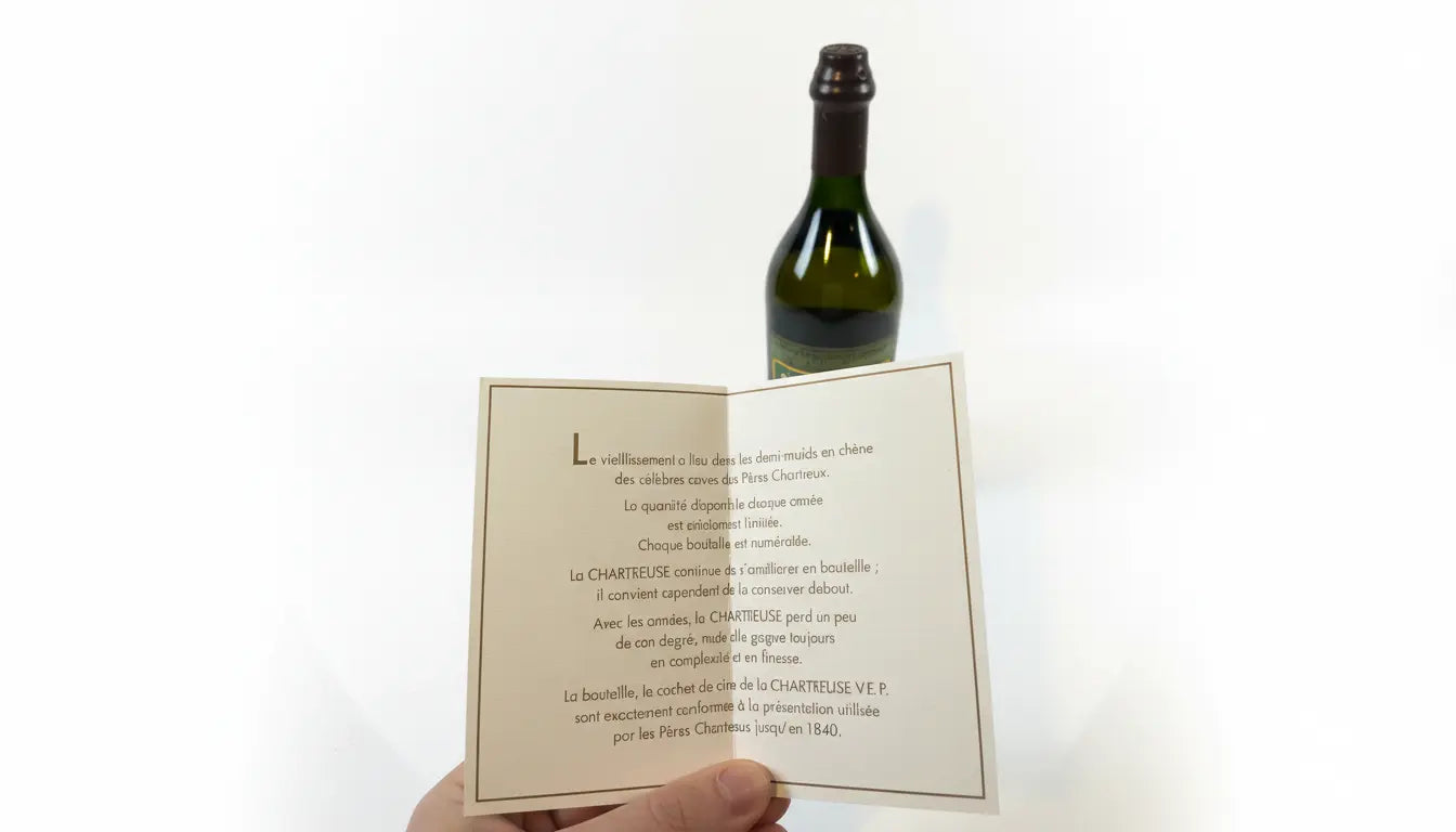 Bouteille de Chartreuse V.E.P. Verte 54% vol. 1L avec son coffret bois d'origine - Cuveria